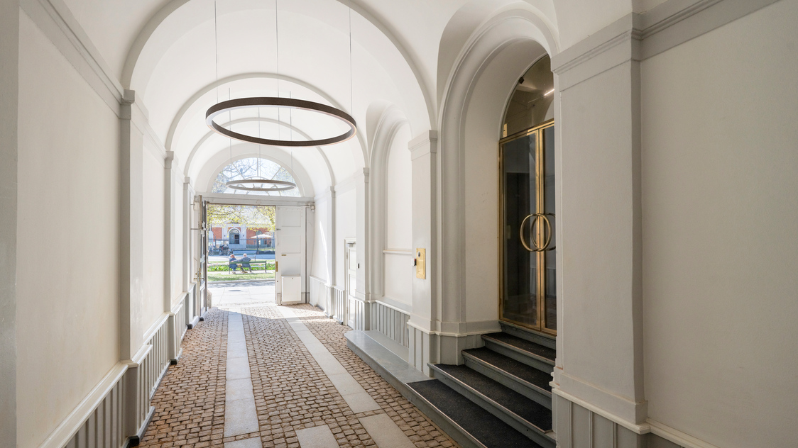 Indgang til Sankt Annæ Plads 3, st., 1250 København K | Billede til print