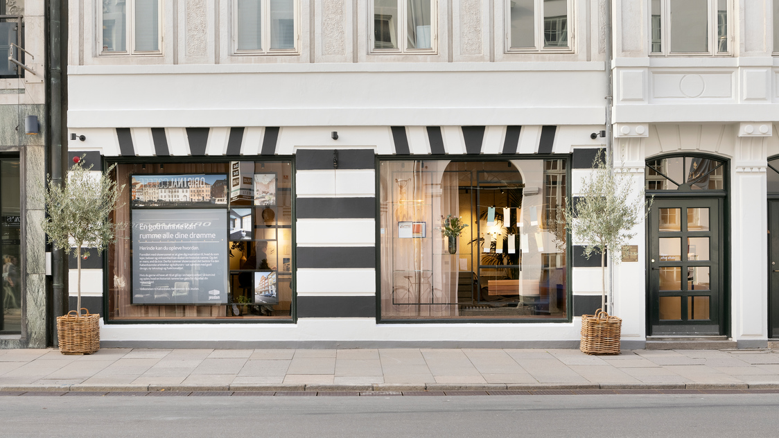 Facade til showroom på Bredgade 45A, st., 1260 København K | Billede til print