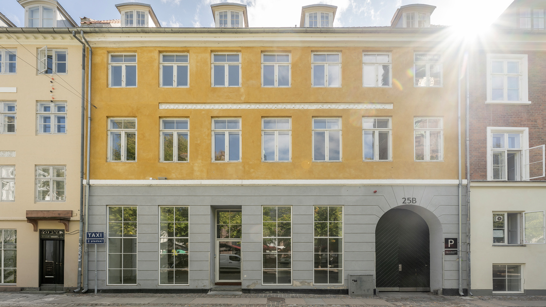 Facade til Nikolaj Plads 25A, kælder, 1067 København K | Billede til print