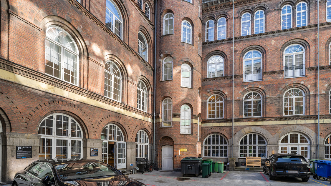 Facade til Rosenborggade 15-17, LM 7, 1130 København K | Billede til print
