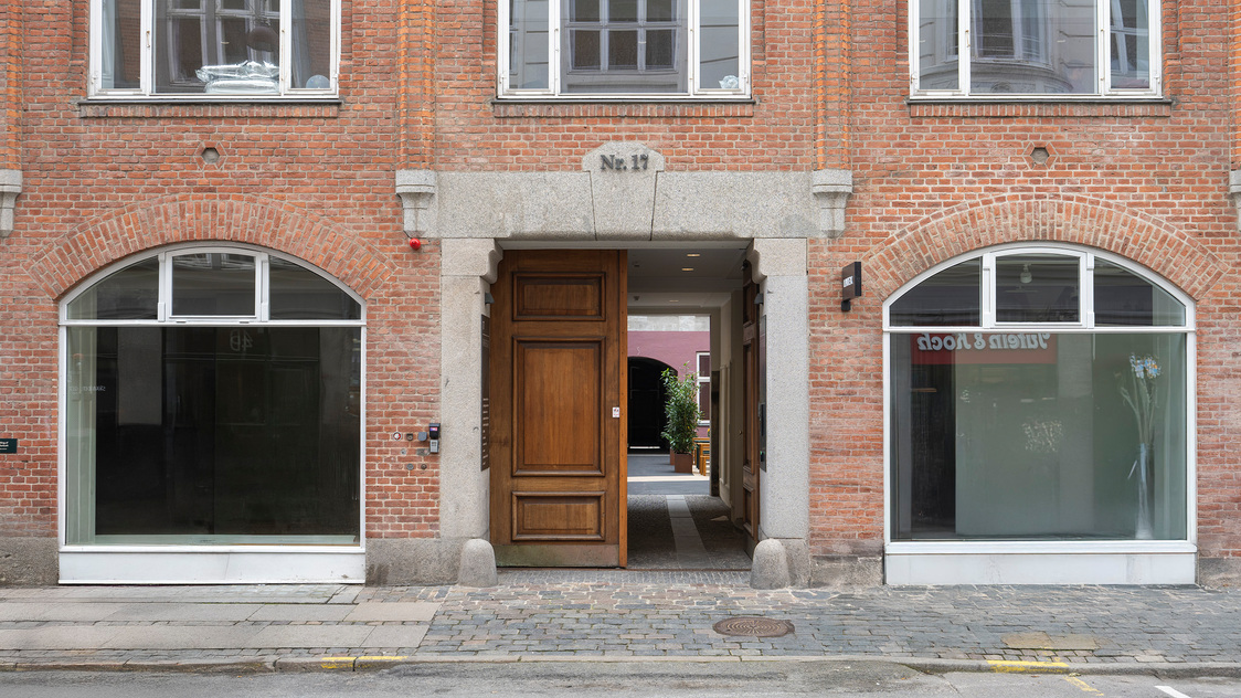 Indgang til Farvergade 17, kælder, LM 805, 1468 København K | Billede til print