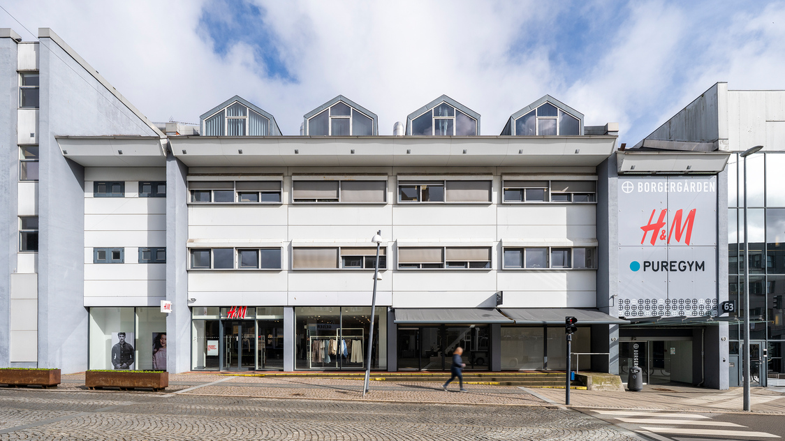 Facade af butikslejemålet i holbæk på Ahlgade 61-63, butik 2 | Billede til print