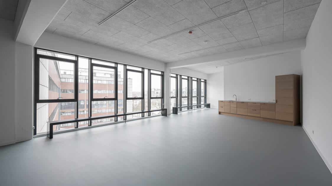 Kontor på Esromgade 15, opg. 2, 4. sal, LM 2403, 2200 København N | Billede til print