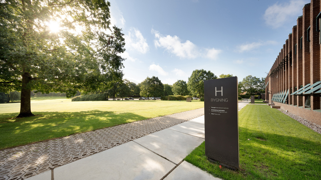 Indgang til lager på Frydenlundsvej 30, Bygn. H, kælder, LM 2 | Billede til print