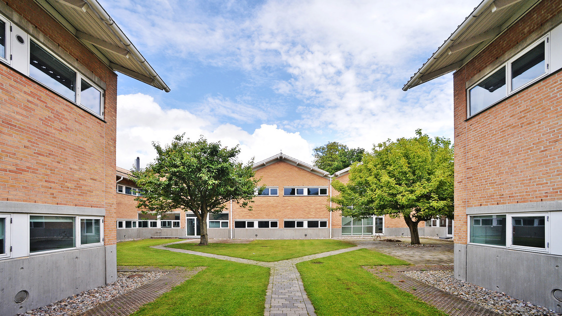 Lager på Linde Alle 9A, kælder, depot 13, 2850 Nærum | Billede til print