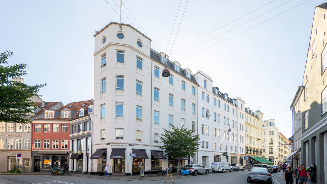 Facade til Ny Østergade 10, 5. tv., 1101 København K | Billede til print