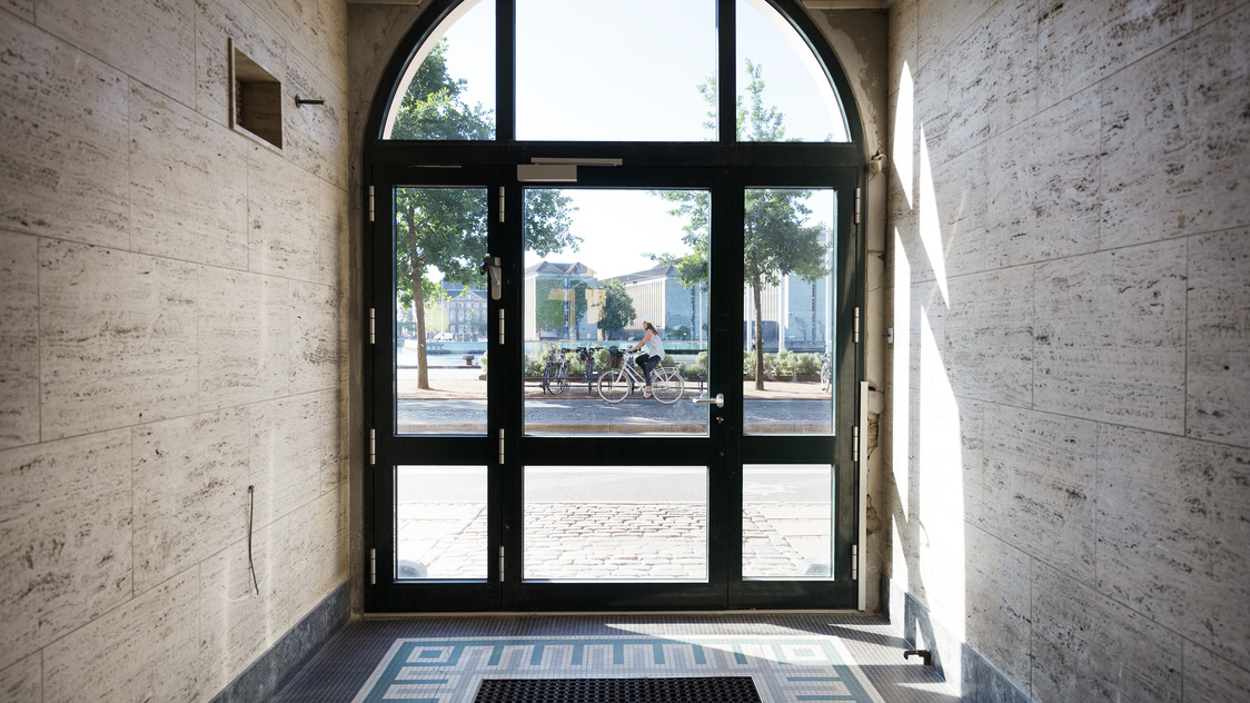 Port til Havnegade 21, kælder, LM 1, 1058 København K | Billede til print