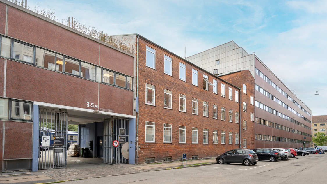 Indgang til Esromgade 15, Opgang 1, kælder, LM 1911, 2200 København N | Billede til print