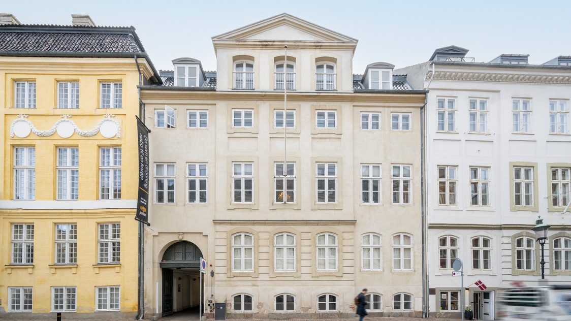 Facade til Amaliegade 16C, 2. sal, 1256 København K | Billede til print